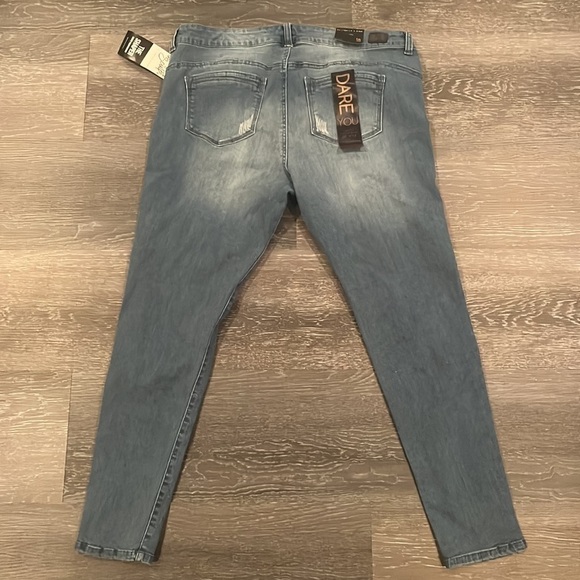 Celebrity pink jeans - Picture 4 of 4